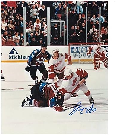 DARREN MCCARTY Aláírt Detroit Red Wings 8x10 Harc Fotó - 70373B - Dedikált NHL-Fotók